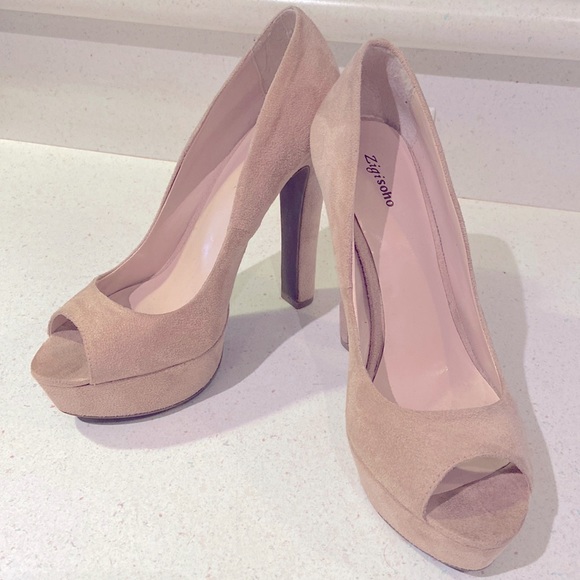 Zigi Soho Shoes - NWOT ~ Taupe Platform PinUp Heels!
